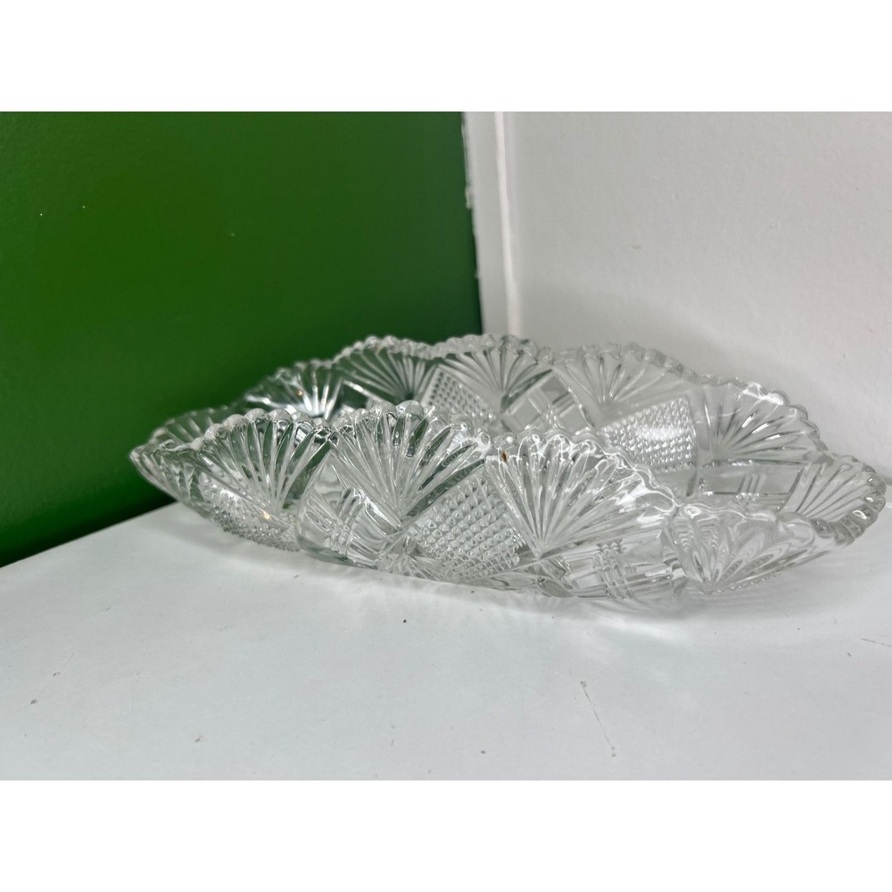 Vintage Clear Cut Glass Oval Bowl Starburst Fan Pattern Scalloped Edge Dish - Picture 2 of 5